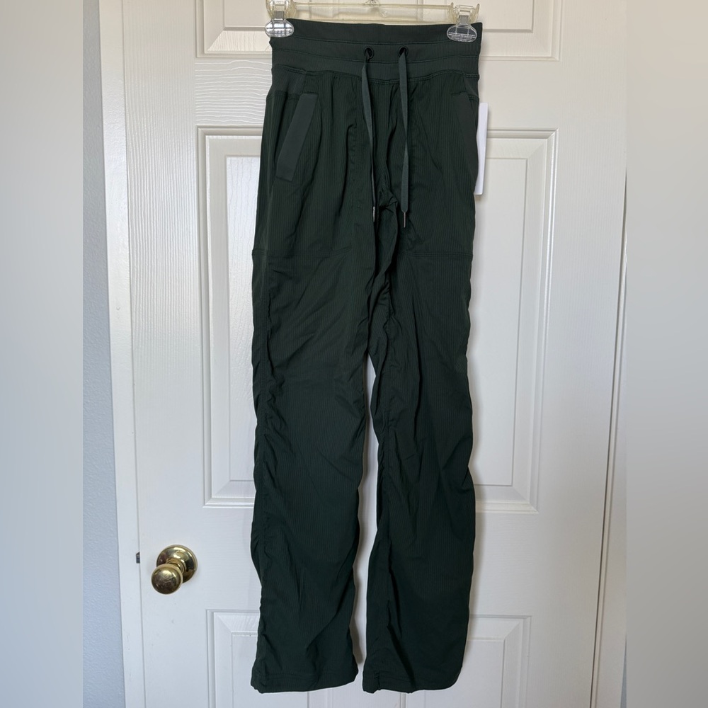 Lululemon Green Mid Rise Studio Pants NWT size 0